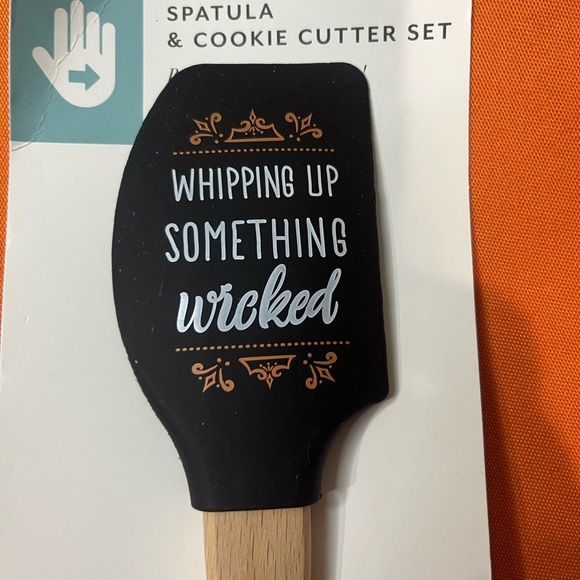 Wicked Black and Silver Spatula with Cookie Cutters - Picture 3 of 8